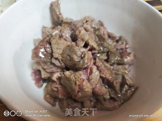洋葱炒牛肉的做法步调：3