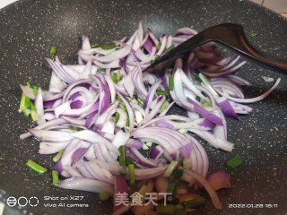 洋葱炒牛肉的做法步调：4