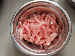 干炸小酥肉的做法步调：1