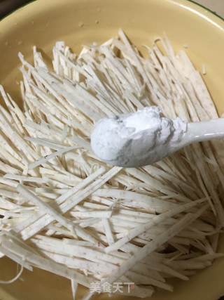 鸡蛋芝麻芋丝饼的做法步调：2
