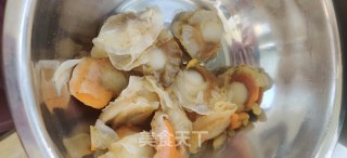 青萝卜粉丝扇贝汤的做法步调：3