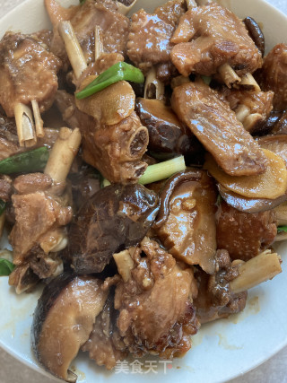 冬菇焖鸭翅的做法步调：16