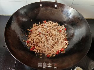 千张烧金针菇的做法步调：8