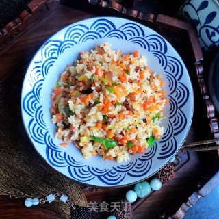 腊肉炒饭的做法步调：11