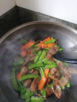 香肠炒荷兰豆的做法步调：5