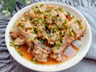 浑蒸花椒鸡腿的做法步调：9