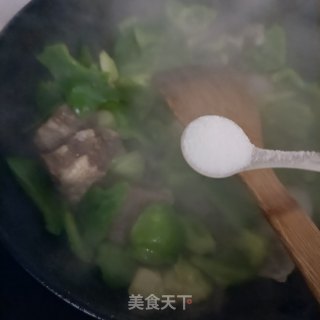 圆椒炒牛腩的做法步调：9