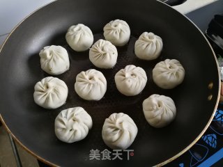陈肉荠菜莲藕死煎包的做法步调：13
