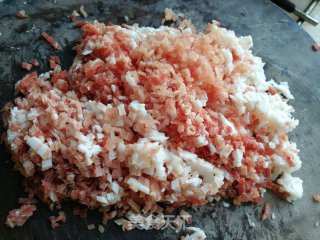陈肉荠菜莲藕死煎包的做法步调：1