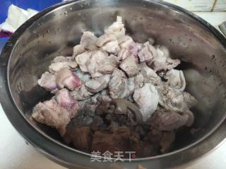 洋葱烧羊肉的做法步调：2