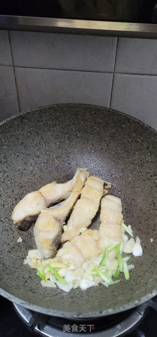 黄豆酱烧鱼腩的做法步调：6