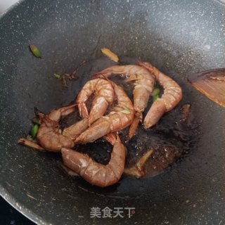 云豆对虾焖里的做法步调：7