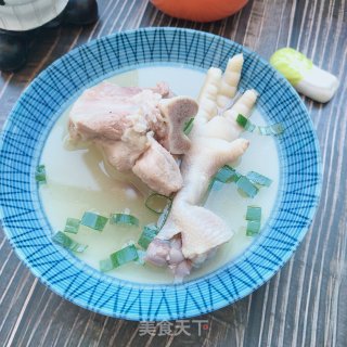 鸡爪年夜骨汤的做法步调：5