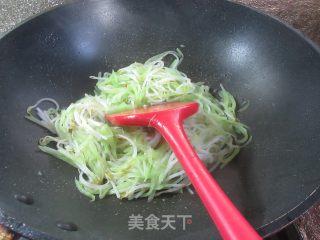 莴笋炒绿芽菜的做法步调：7