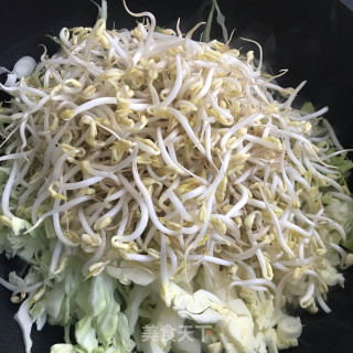 青椒芽菜炒细里的做法步调：5