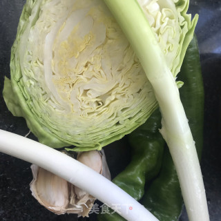 青椒芽菜炒细里的做法步调：3