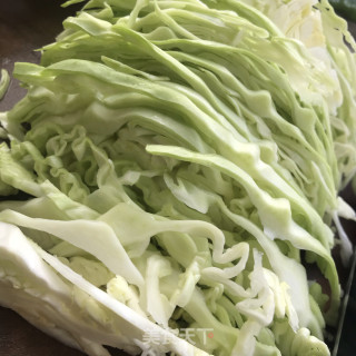 青椒芽菜炒细里的做法步调：4