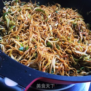 青椒芽菜炒细里的做法步调：9