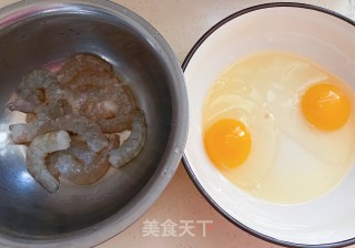 虾仁蒸鸡蛋的做法步调：1
