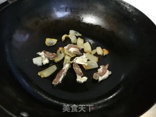 咸肉喷鼻芋萝卜煲的做法步调：4