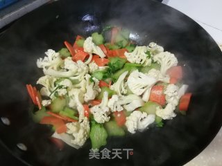 芥菜胡萝卜炒花菜的做法步调：5