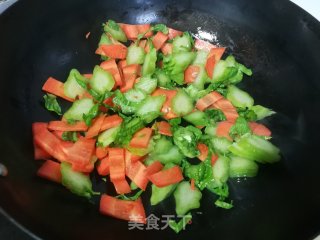 芥菜胡萝卜炒花菜的做法步调：4