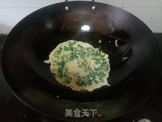 菠菜鸡蛋饼的做法步调：6