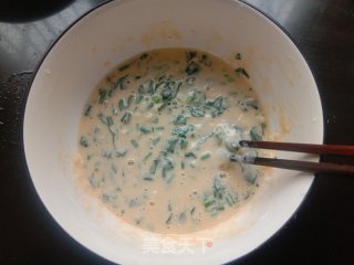 菠菜鸡蛋饼的做法步调：4