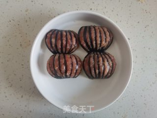 大年夜饭之张灯结彩灯笼茄子的做法步调：3