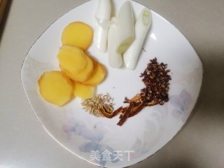 滋补羊肉汤的做法步调：5