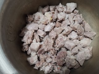 滋补羊肉汤的做法步调：3