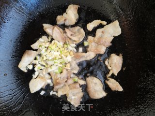 杏鲍菇黄瓜炒肉的做法步调：3