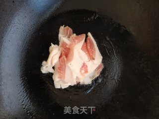 杏鲍菇黄瓜炒肉的做法步调：2
