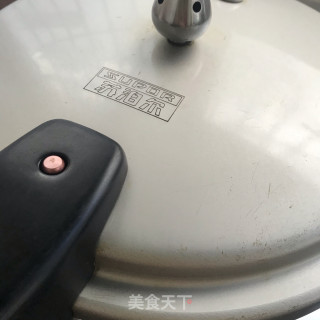 排骨萝卜汤的做法步调：7