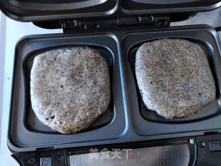 乌芝麻油酥烧饼的做法步调：12