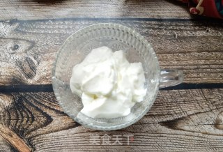 水龙果麦圈酸奶杯的做法步调：4
