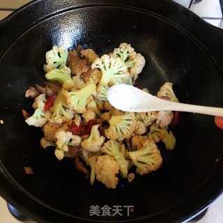 肉片炒菜花的做法步调：4