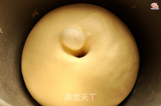 腊肠花朵里包的做法步调：2