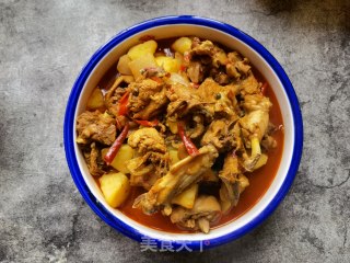 洋葱土豆炖土鸡的做法步调：21