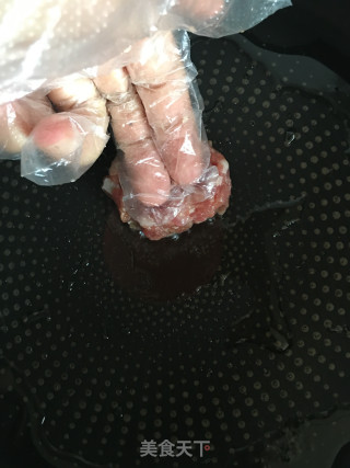 喷鼻煎羊肉饼的做法步调：7