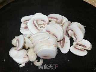 蘑菇青菜猪肝汤的做法步调：4