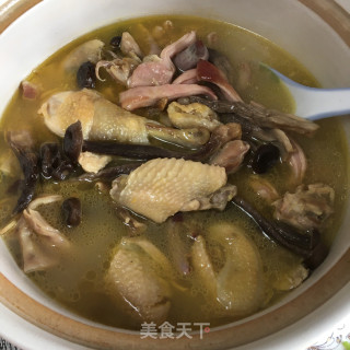 猪肚煲鸡汤的做法步调：11