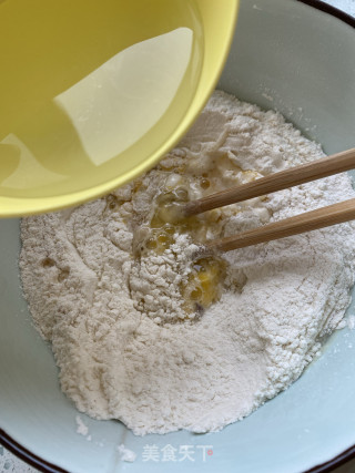 素炸茄盒的做法步调：3