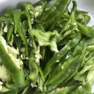 青椒炒白薯粉的做法步调：3