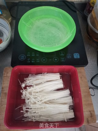 酸汤肥牛的做法步调：5
