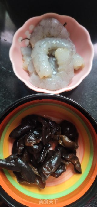 虾仁炒荷兰豆的做法步调：2