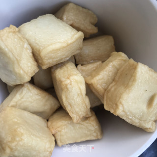 羊肚菌裙带菜汤的做法步调：1