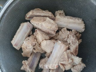 天麻排骨汤的做法步调：4