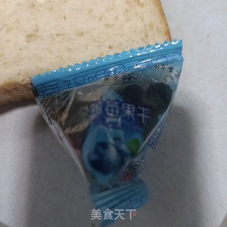 草莓酸奶三明治的做法步调：2