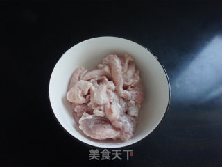 西芹炒肉片的做法步调：4